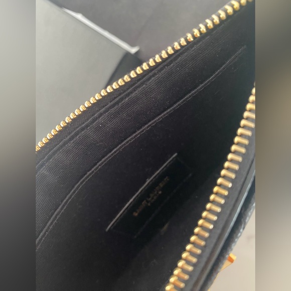 YSL Yves Saint Laurent - Picture 6 of 8